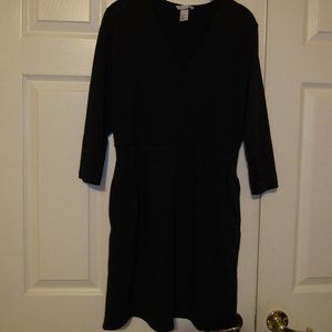 H&M S Black Pleated Stretchy Knee Length Dress with Pockets